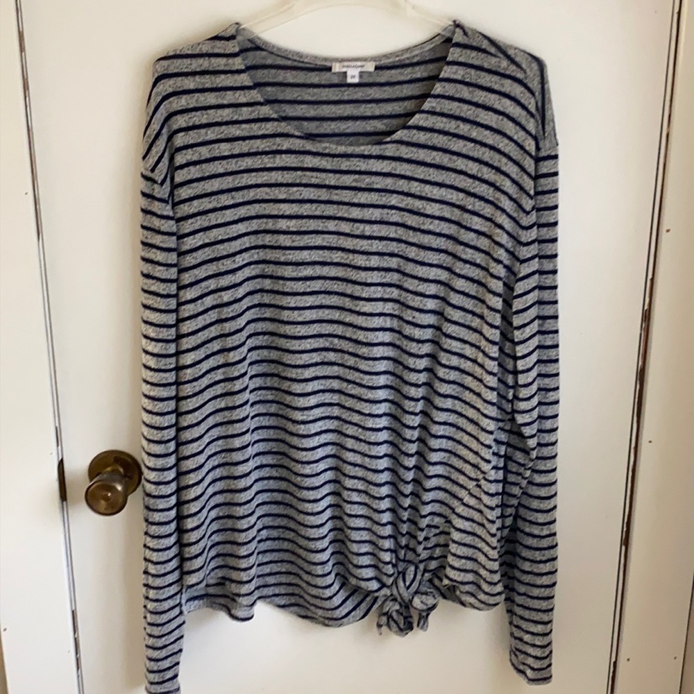 Stella and Dot 2x sweater in gray and navy stripe